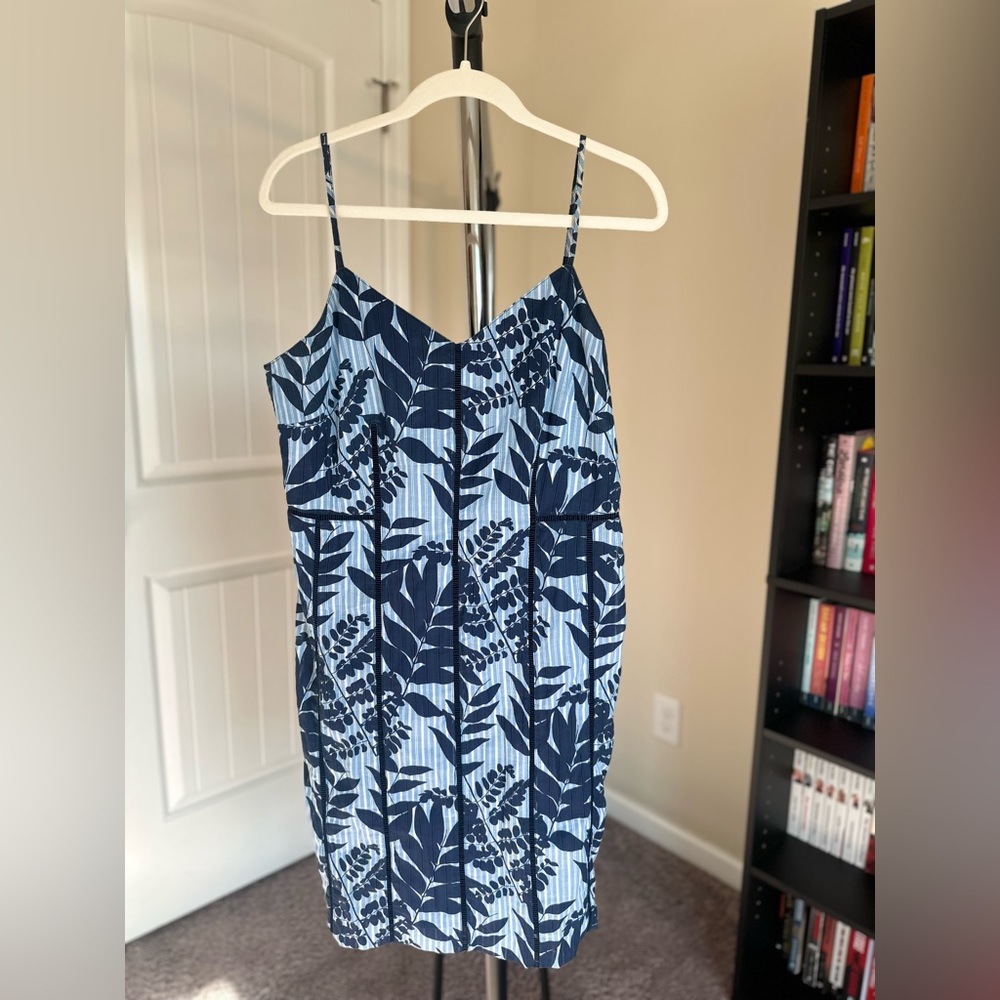 Banana Republic Floral Sun Dress - Blue Size 10 Mid Thigh Length! Ships Today!